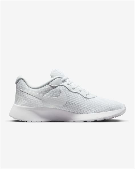 nike tanjun easyon women's shoes